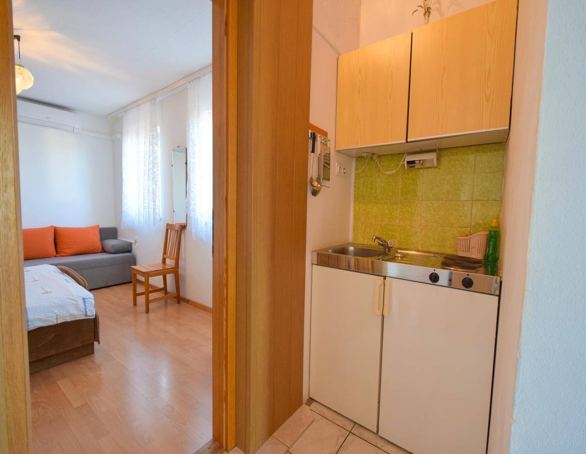 Apartment Toni Malinska Esterno foto